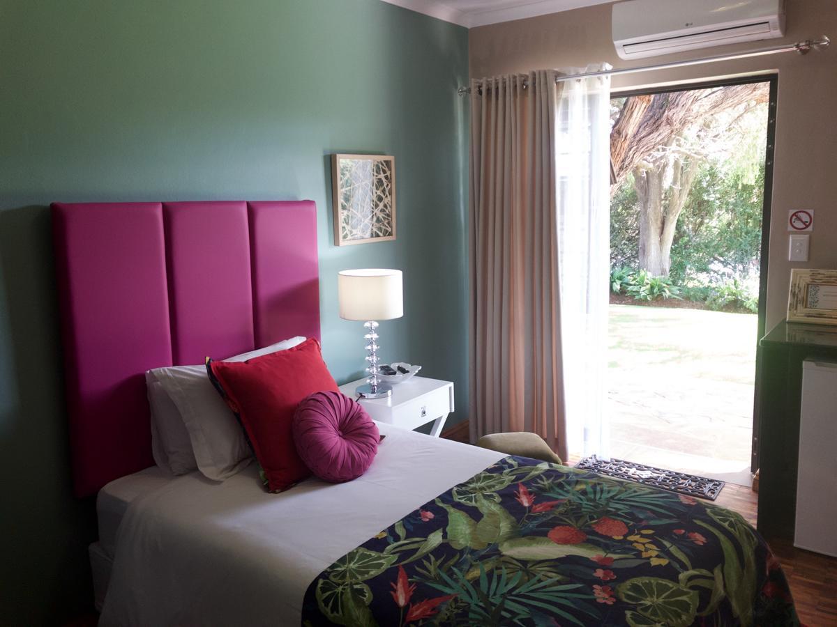 The Hedge Guesthouse Kuruman Esterno foto